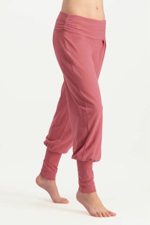 Dakini Yoga-Hose – Hibiscus from Urban Goddess