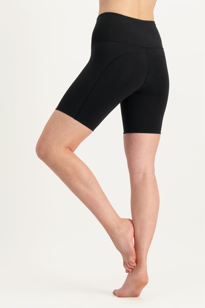 Yoga-Biker-Shorts Sati – Hibiskus from Urban Goddess