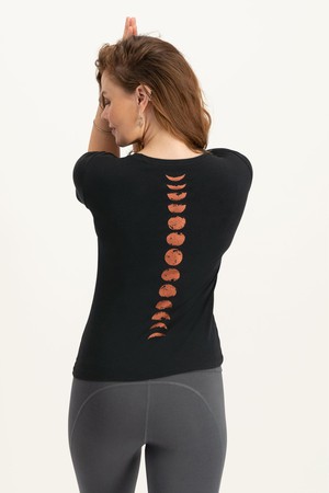Luna Yoga Tee – Urban Black from Urban Goddess Luna Yoga Tee – Urban Black from Urban Goddess
