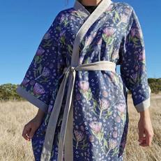 Japanese Kimono In Pure Linen van Urbankissed