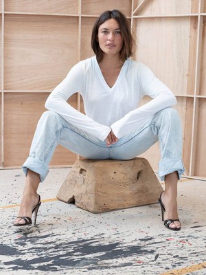 Long Sleeve V-neck Tee from Urbankissed