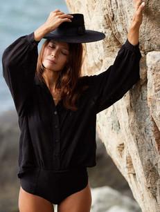 Arya Shirt in Black van Urbankissed