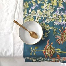 Floral Table Runner Cotton - Blue Salvia van Urbankissed