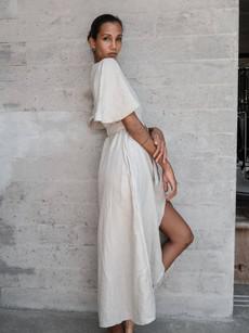 Linen Wrap Dress in Beige - Dhalia van Urbankissed