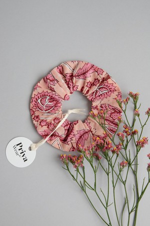 Coral Hair Scrunchie from Urbankissed