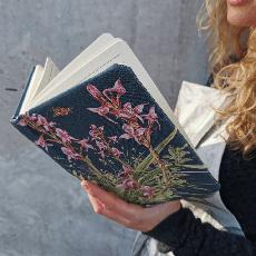 The Orchid Pollinator Journal via Urbankissed