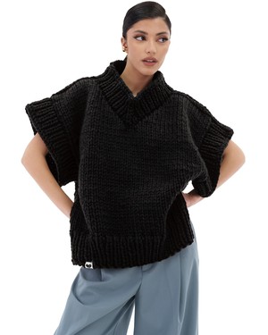 V-neck Poncho Sweater - Black from Urbankissed