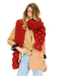 Bubble Ribbed Scarf - Red van Urbankissed