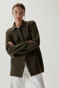 The Merino Wool Overshirt Jacket - Military Green van Urbankissed