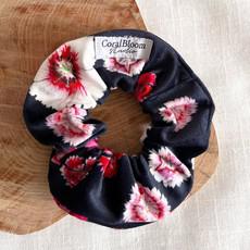 Floral Velvet Scrunchie van Urbankissed