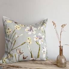 Wild Iris Scatter Cushion Cover ~ Large van Urbankissed