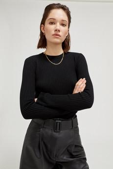 The Merino Wool Ribbed Sweater - Black van Urbankissed
