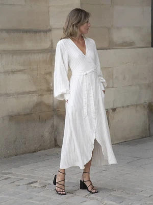 Wrap Wrap Dress in White - Sandymona from Urbankissed