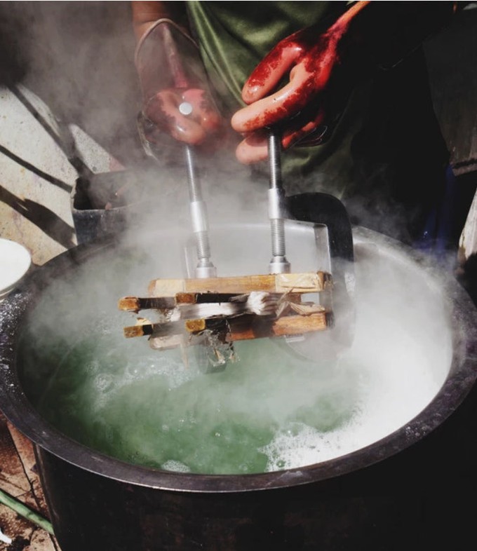 Zijden sjaal paars-oker handgeverfd from Via India