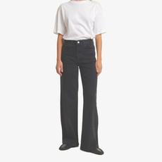 Jeans Enya | Basic Apparel | Zwart via WhatTheF