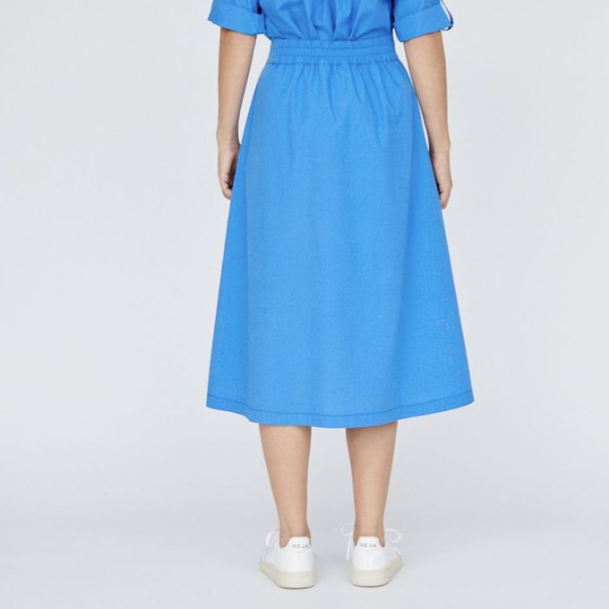 Midi Rok Tilde | Basic Apparel | Blauw from WhatTheF