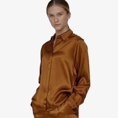 Satijnen Shirt Flora | Basic Apparel | Karamel via WhatTheF