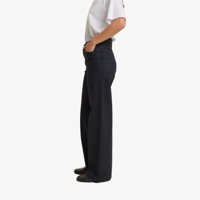 Jeans Enya | Basic Apparel | Zwart from WhatTheF