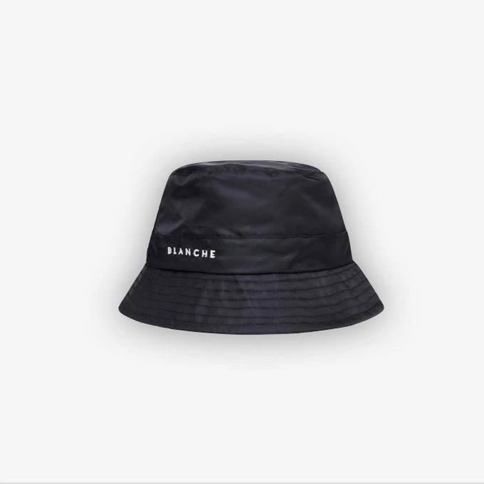 Bucket Hat | Blanche | Zwart from WhatTheF