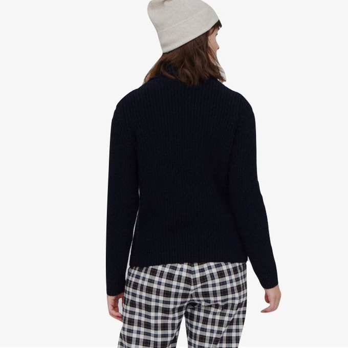Sweater Sweety Polo | Basic Apparel | Donkerblauw from WhatTheF