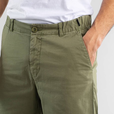 Dedicated | chino shorts nacka olive green four leaf clover from WWen