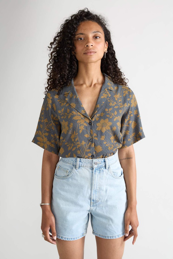 Elfie Shirt ikebana from Yahmo