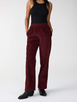 Marta Pants wine from Yahmo