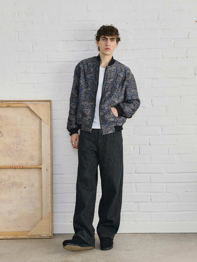 Oskar Reversible Bomber Paisley/Navy from Yahmo