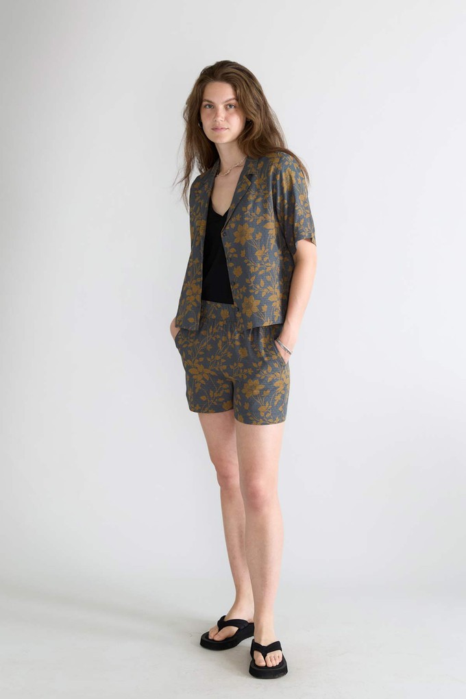 Rosi Shorts ikebana from Yahmo