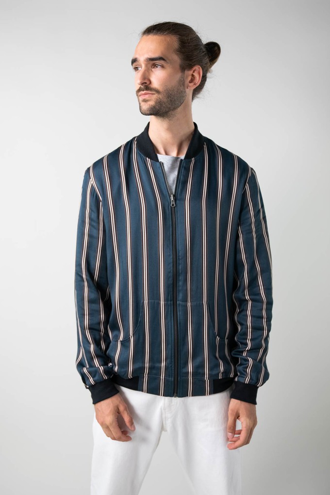 Laslo Wendejacke 1921/mineral red from Yahmo