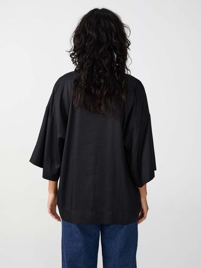 Gerda Kimono black from Yahmo