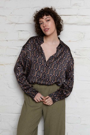 Mona Shirt metropolis from Yahmo
