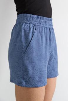 Rosi Shorts Zen Indigo via Yahmo