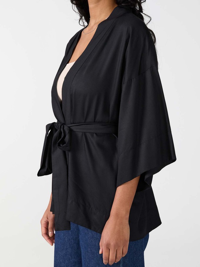 Gerda Kimono black from Yahmo