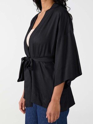 Gerda Kimono black from Yahmo