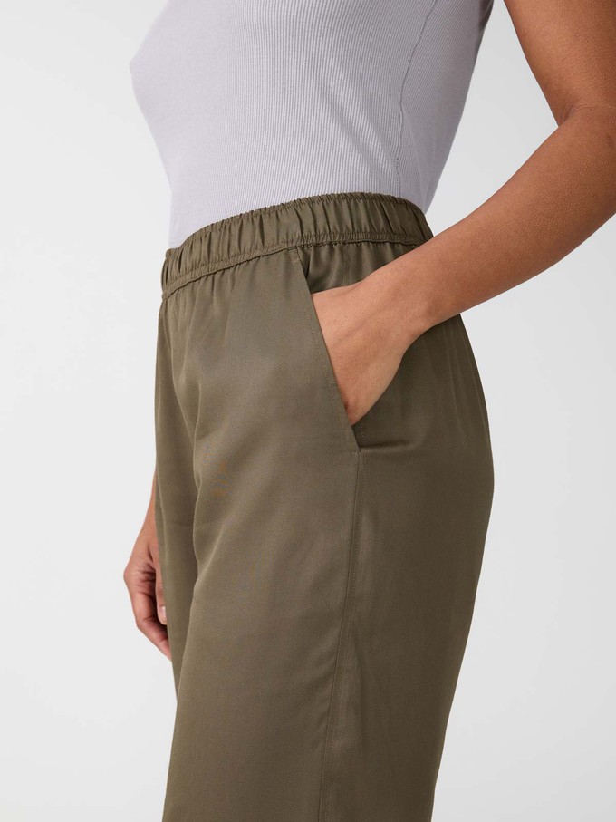 Hilde Pants olive from Yahmo