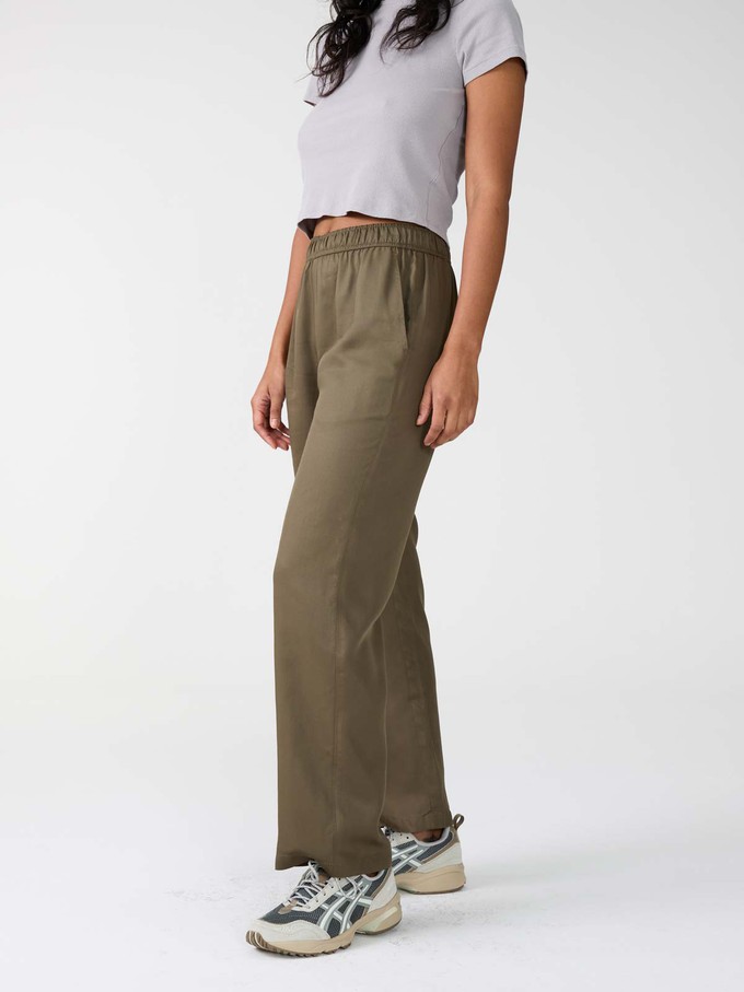 Hilde Pants olive from Yahmo