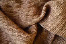 Extra Large Knitted Scarf | Classy Camel | 100% Alpaca Wool van Yanantin Alpaca