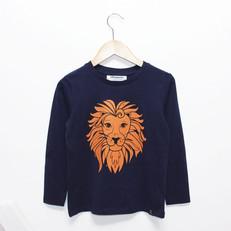 Kids longsleeve t-shirt ‘Oeh Lion’ – Dark blue van zebrasaurus