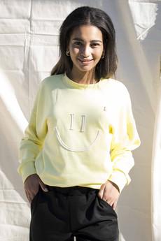 SMILING SWEATER via ZWAAN