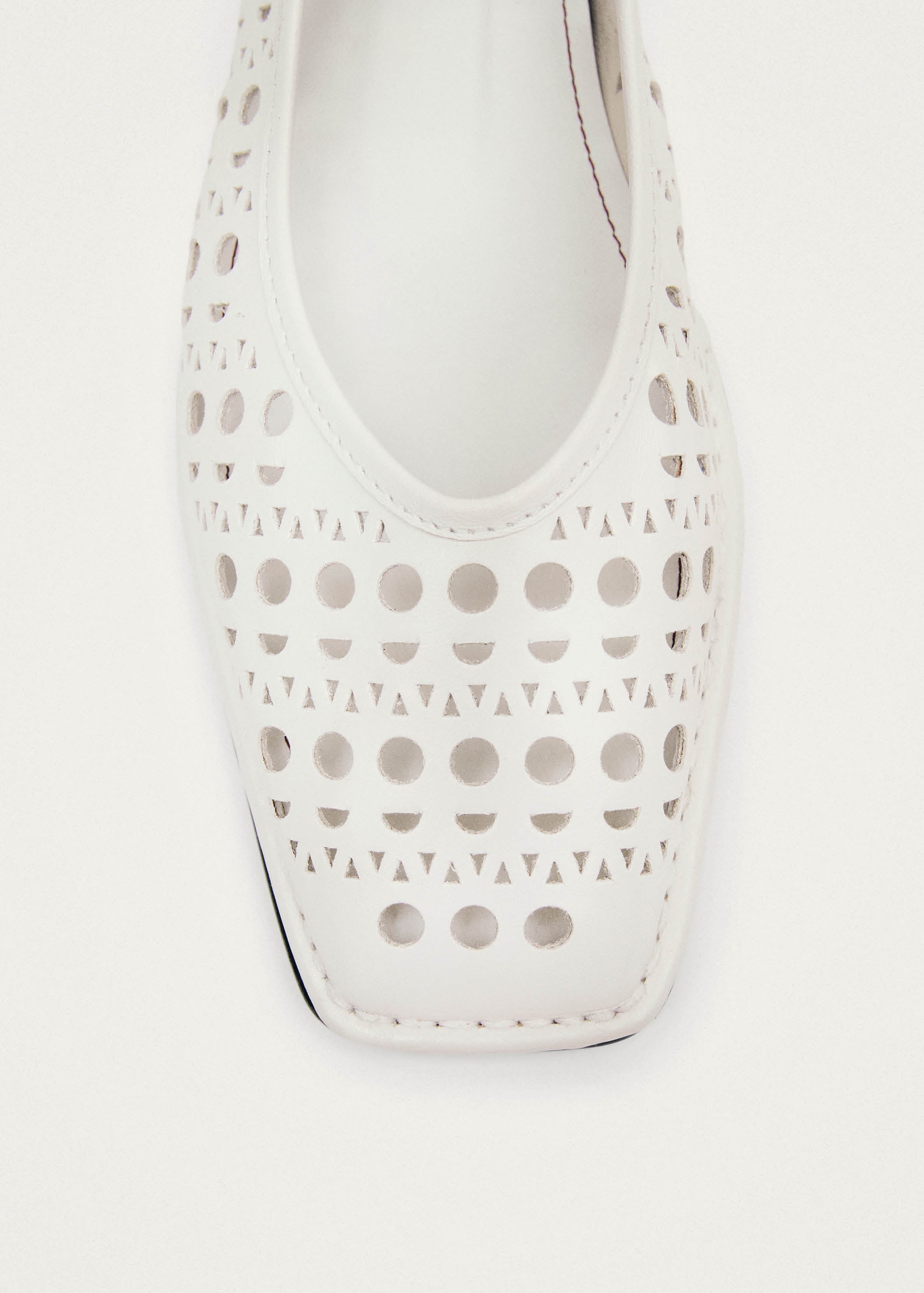 【関税＆送料込み】ChloAC Ballet Flats Cut-Out Details cap-toe-quilted-ballet-