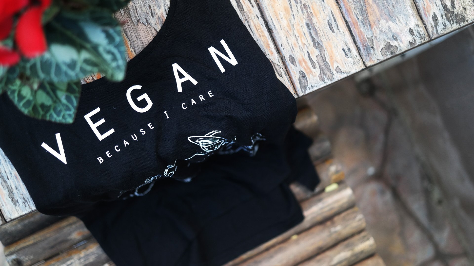 Vegan Planet (Care) - Tencel Top from Noha Vegan Planet (Care) - Tencel Top from Noha