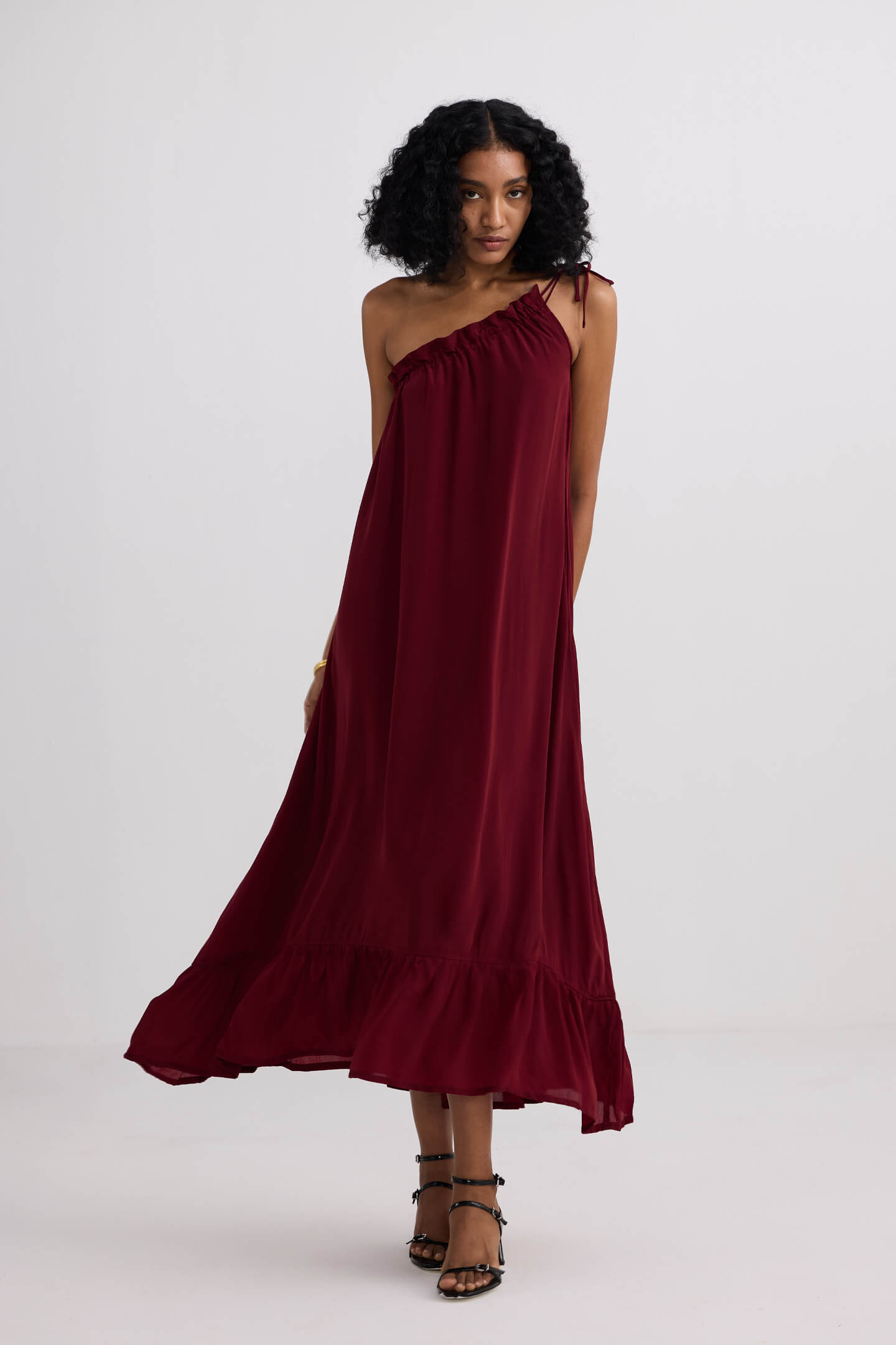 Project Cece | One-shoulder Midi dress in Burgundy
