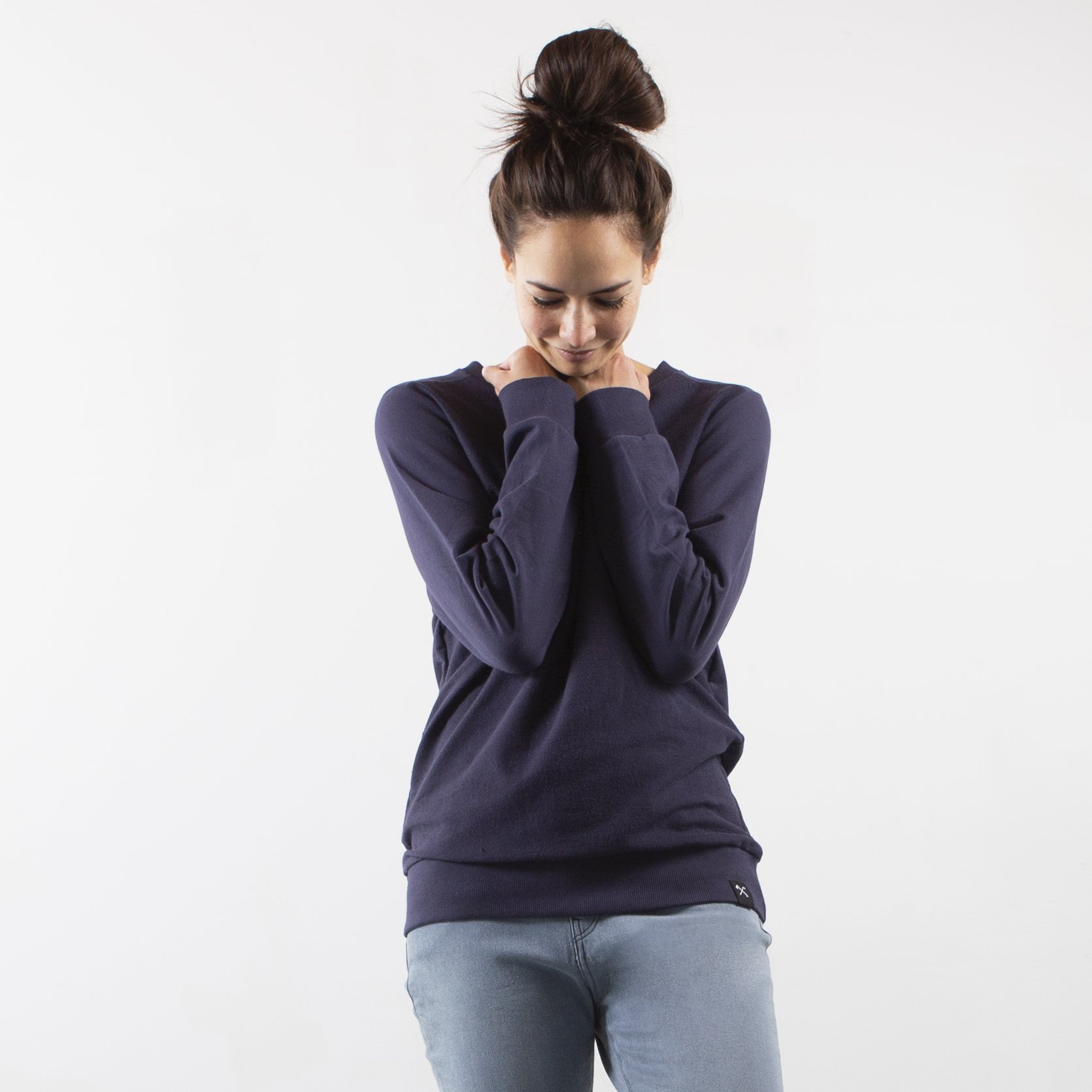 Sweatshirt Inside Out - Gerecycled Biologisch Katoen - Navy blauw en lichtgroen from The Driftwood Tales Sweatshirt Inside Out - Gerecycled Biologisch Katoen - Navy blauw en lichtgroen from The Driftwood Tales